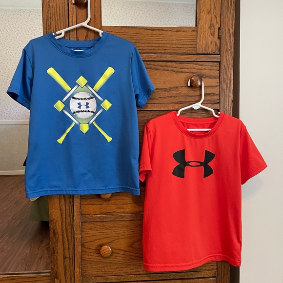 Two Under Armour Boys Size 6 T-Shirt - Picture 1 of 2